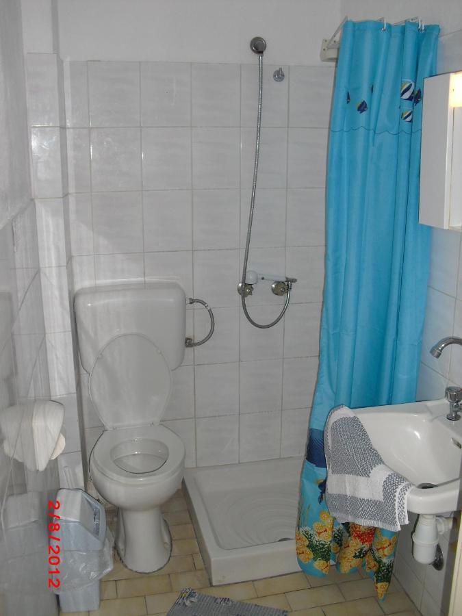 Kangaroo Hotel Mola Kalyva Quarto foto