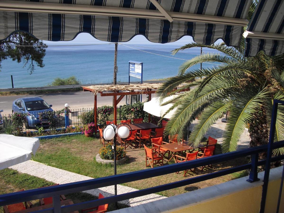 Kangaroo Hotel Mola Kalyva Quarto foto